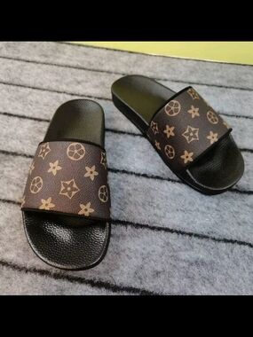 Brown Monogram Slide Sandals Size M8.5, W10